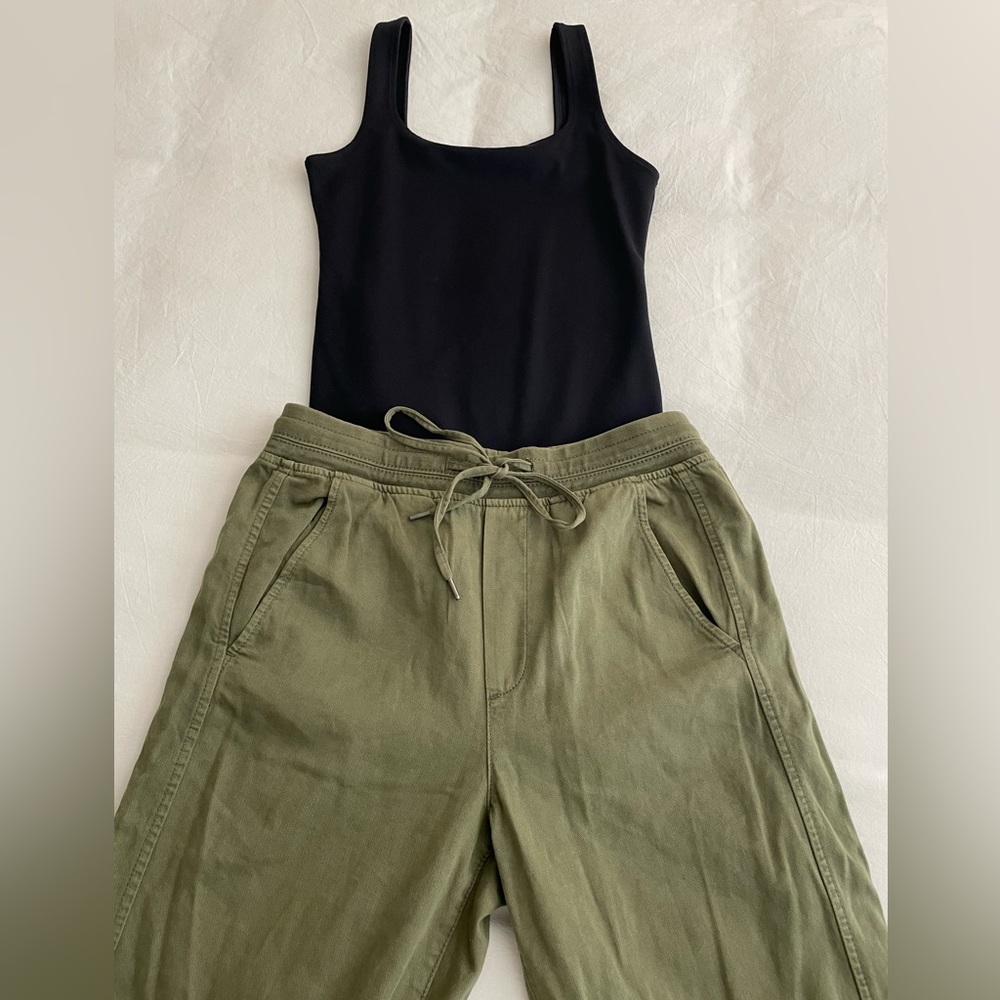 Gap olive cargo pants